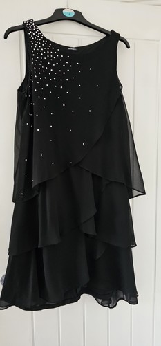 Beautiful black roman layered - black,